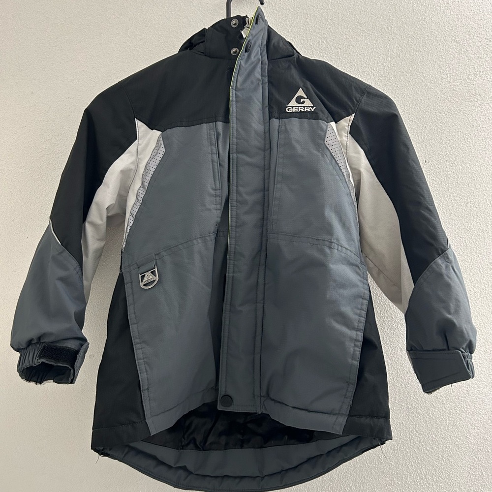 Kids' Two-Tone Jacket outer layer wind breaker size 5/6